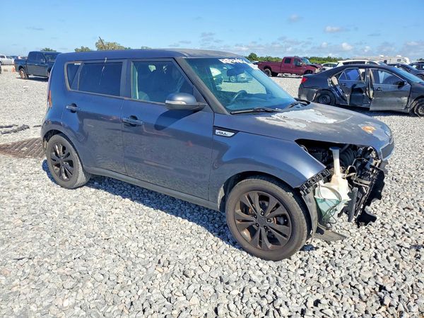 2014 KIA SOUL — Passenger 3/4