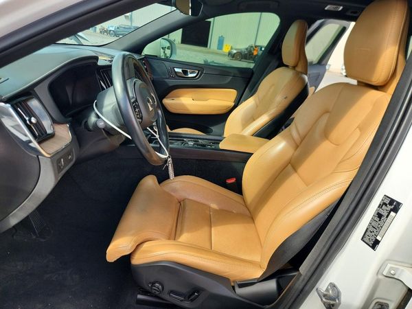 2019 VOLVO XC60 — DENT