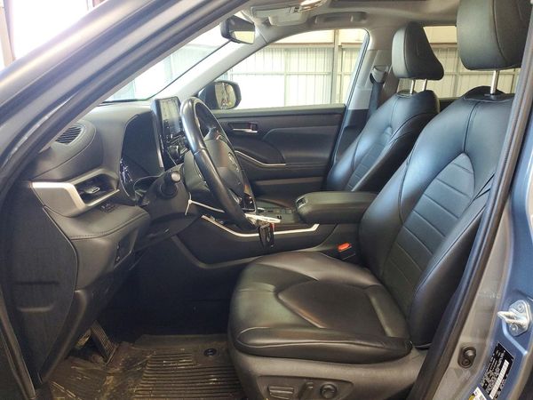 2020 TOYOTA HIGHLANDER XLE Nav — DENT