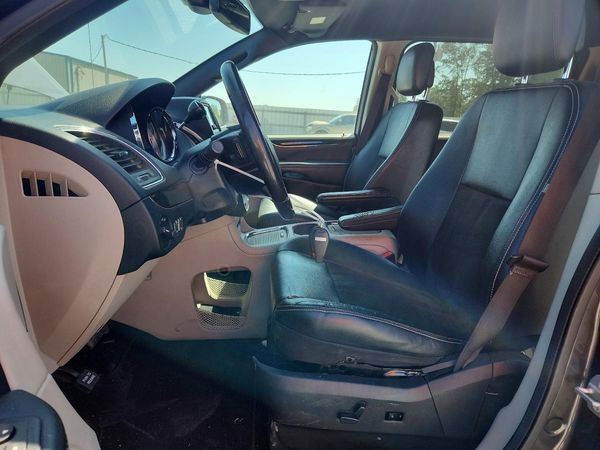 2019 DODGE GRAND CARAVAN SXT — DENT