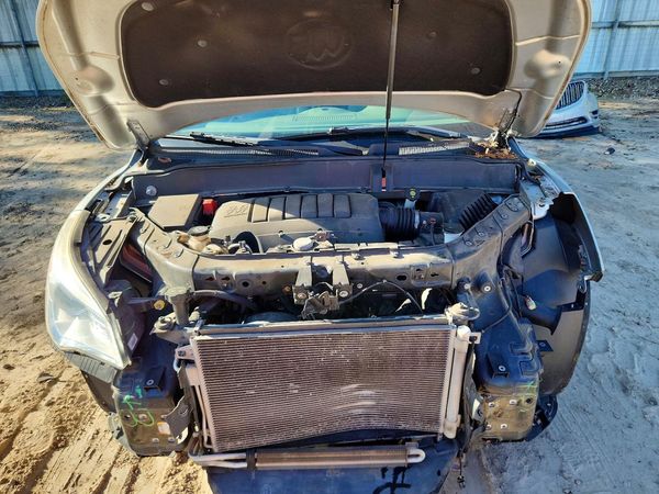 2015 TOYOTA RAV4 — Engine bay