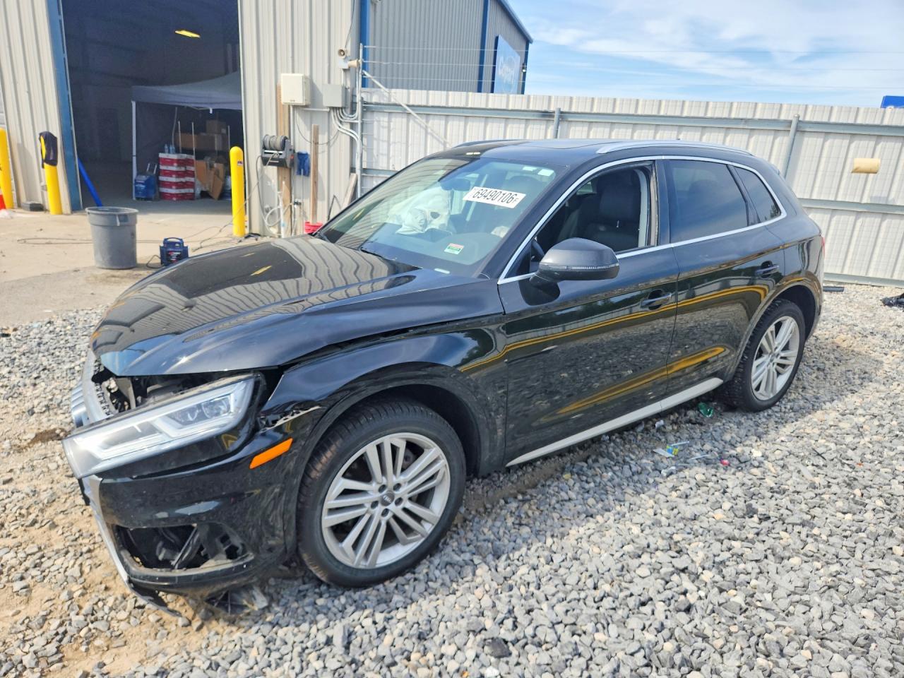 2019 AUDI Q5 quattro Premium Plus — Front 3/4