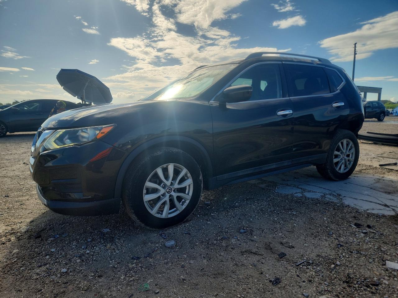 2018 NISSAN ROGUE — Front 3/4