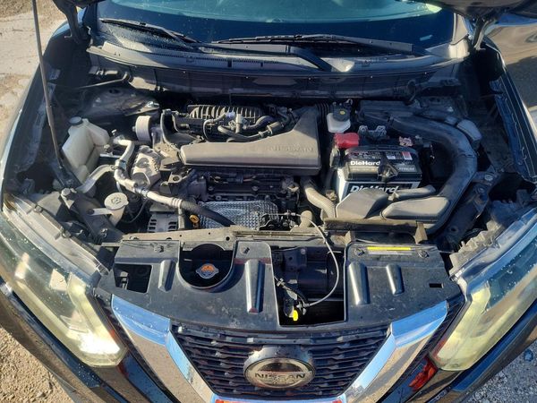2018 NISSAN ROGUE — Engine bay