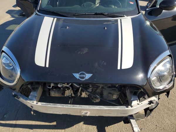 2018 MINI COOPER — Engine bay