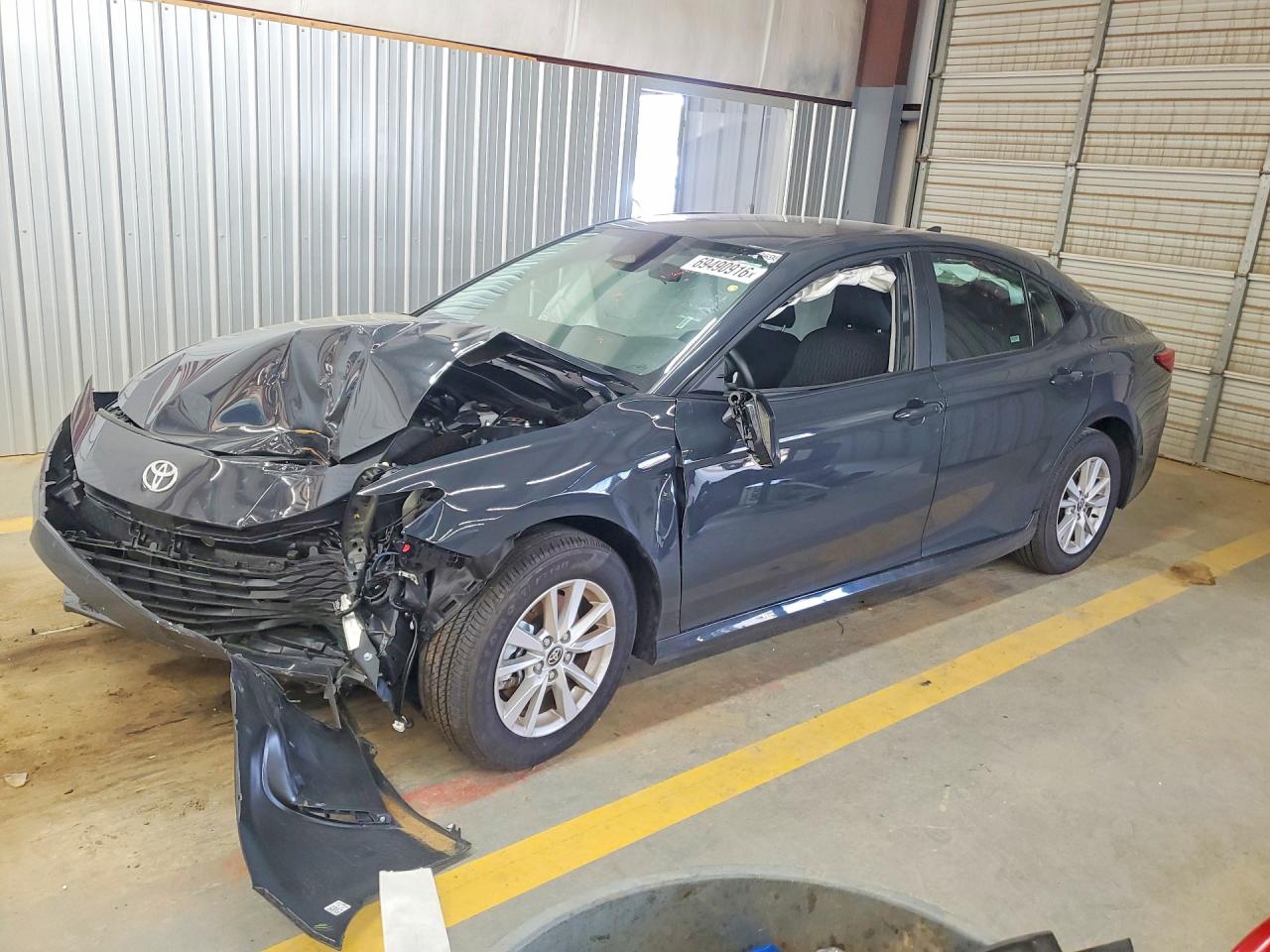 2026 TOYOTA CAMRY — Front 3/4