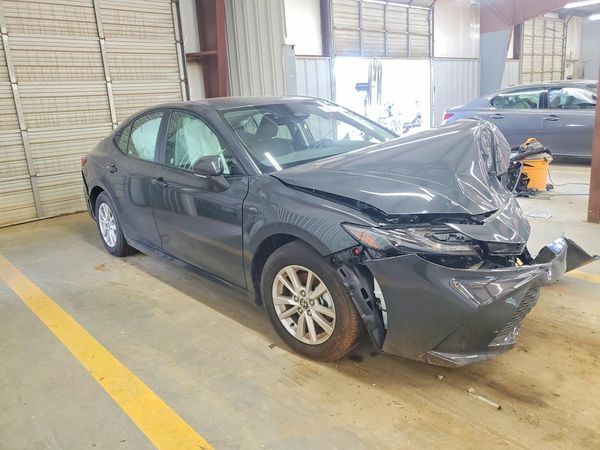 2026 TOYOTA CAMRY — Passenger 3/4
