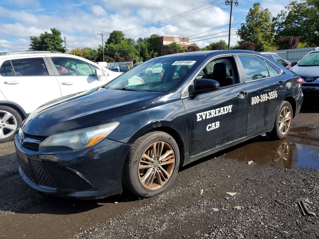 2016 TOYOTA CAMRY — Front 3/4