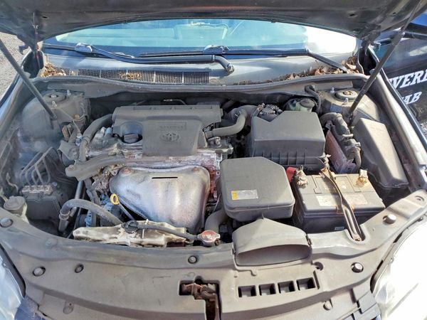 2016 TOYOTA CAMRY — Engine bay