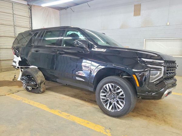 2026 CHEVROLET SUBURBAN Z71 — Passenger 3/4