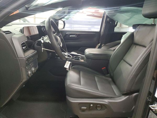 2026 CHEVROLET SUBURBAN Z71 — DENT
