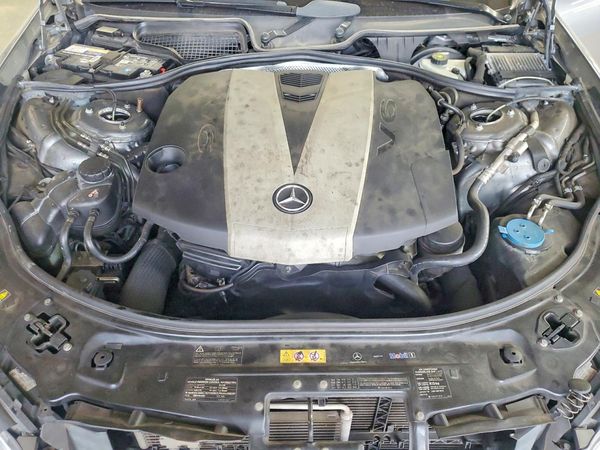 2012 MERCEDES-BENZ S S350 BLUETEC  4-MATIC — Engine bay