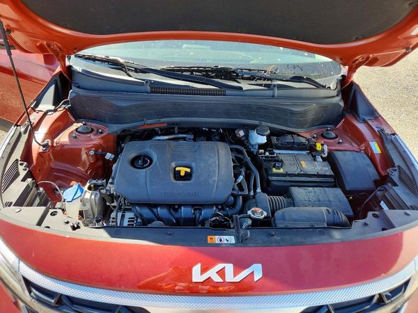 2025 KIA SELTOS S, X-Line — Engine bay