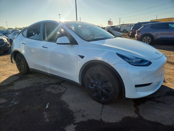 2021 TESLA MODEL Y — Passenger 3/4