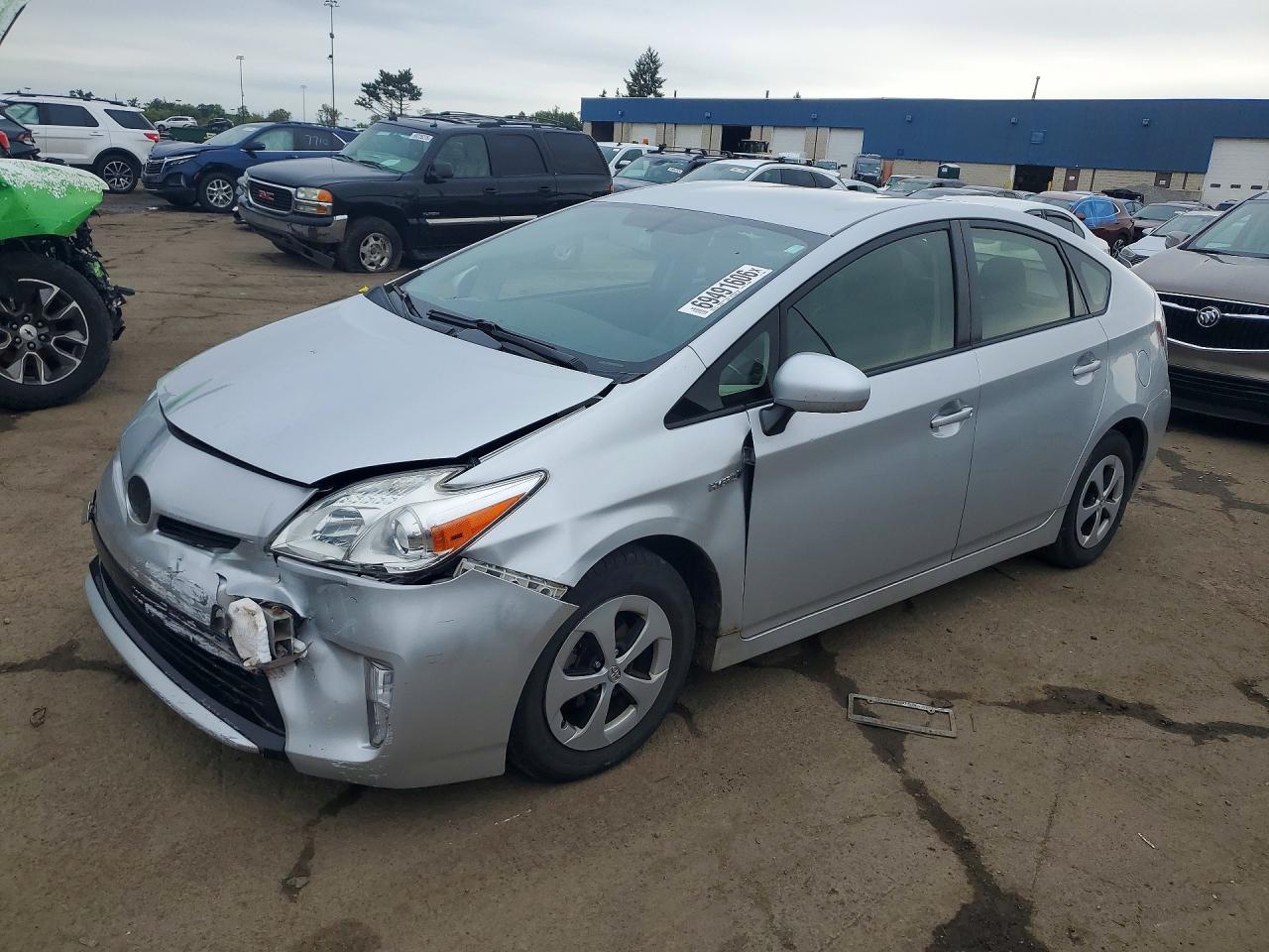 2015 TOYOTA PRIUS — Front 3/4