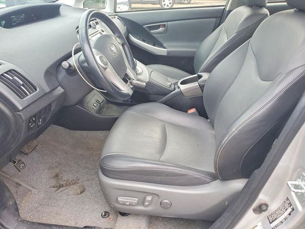 2015 TOYOTA PRIUS — DENT