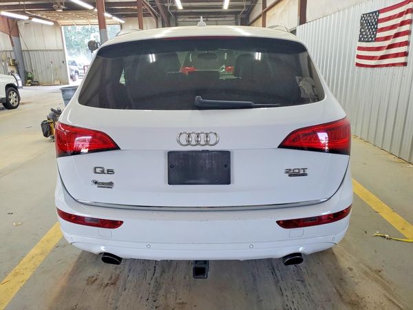 2015 AUDI Q5 Premium Plus — DIRR