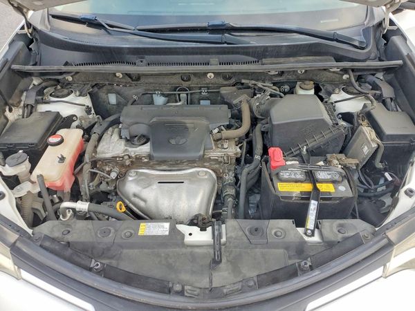 2016 TOYOTA RAV4 XLE (M Grade) — Engine bay