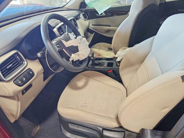 2020 KIA SORENTO — DENT