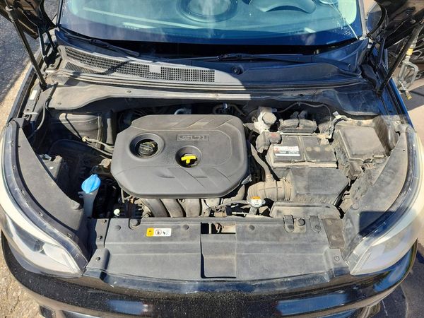 2016 KIA SOUL Exclaim — Engine bay