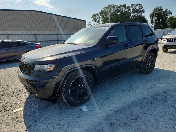 2018 JEEP GRAND CHEROKEE — Front 3/4