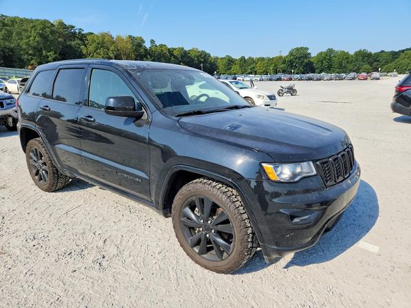 2018 JEEP GRAND CHEROKEE — Passenger 3/4