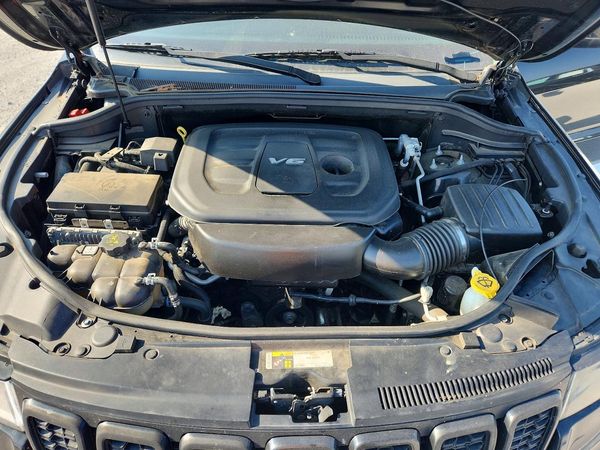 2018 JEEP GRAND CHEROKEE — Engine bay