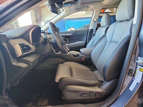 2025 SUBARU OUTBACK — DENT