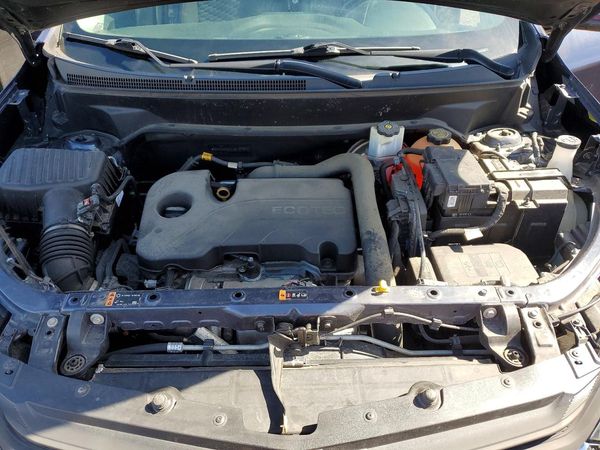2018 CHEVROLET EQUINOX LT (1LT) — Engine bay