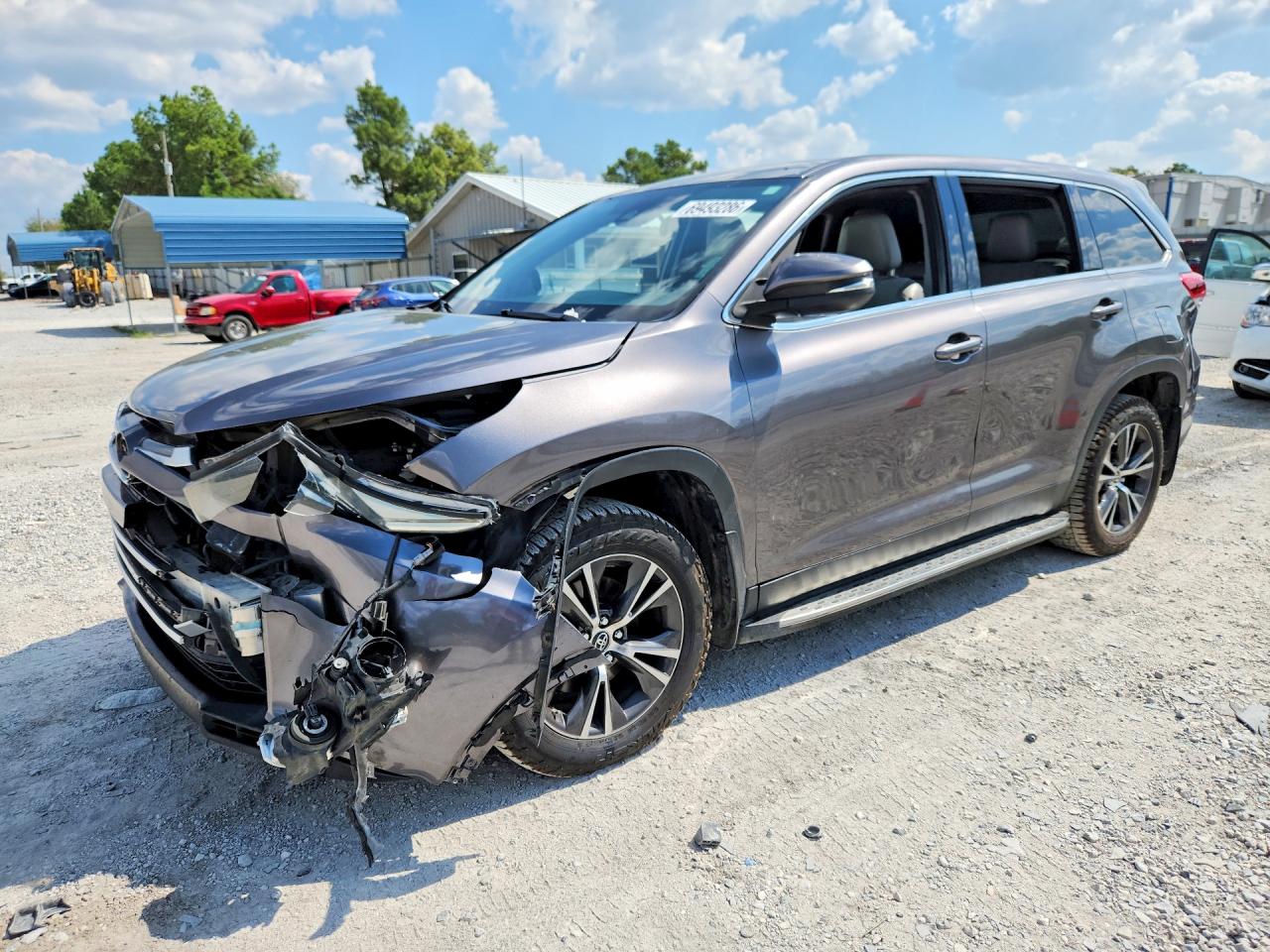 2019 TOYOTA HIGHLANDER — Front 3/4