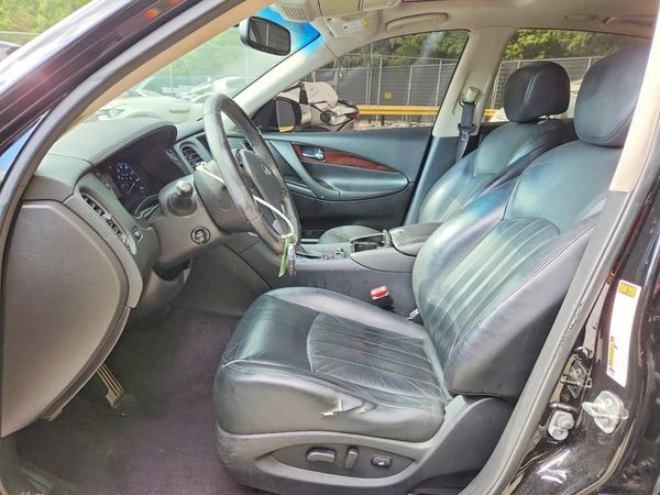 2017 INFINITI QX50 — DENT