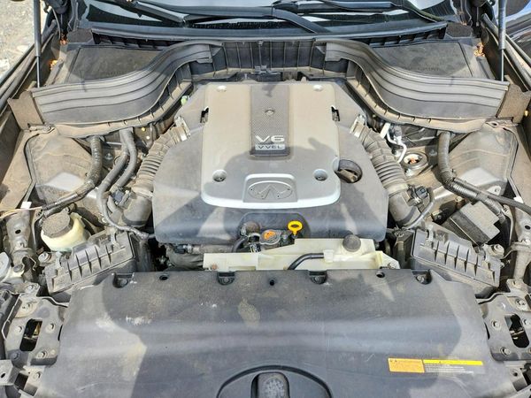 2017 INFINITI QX50 — Engine bay