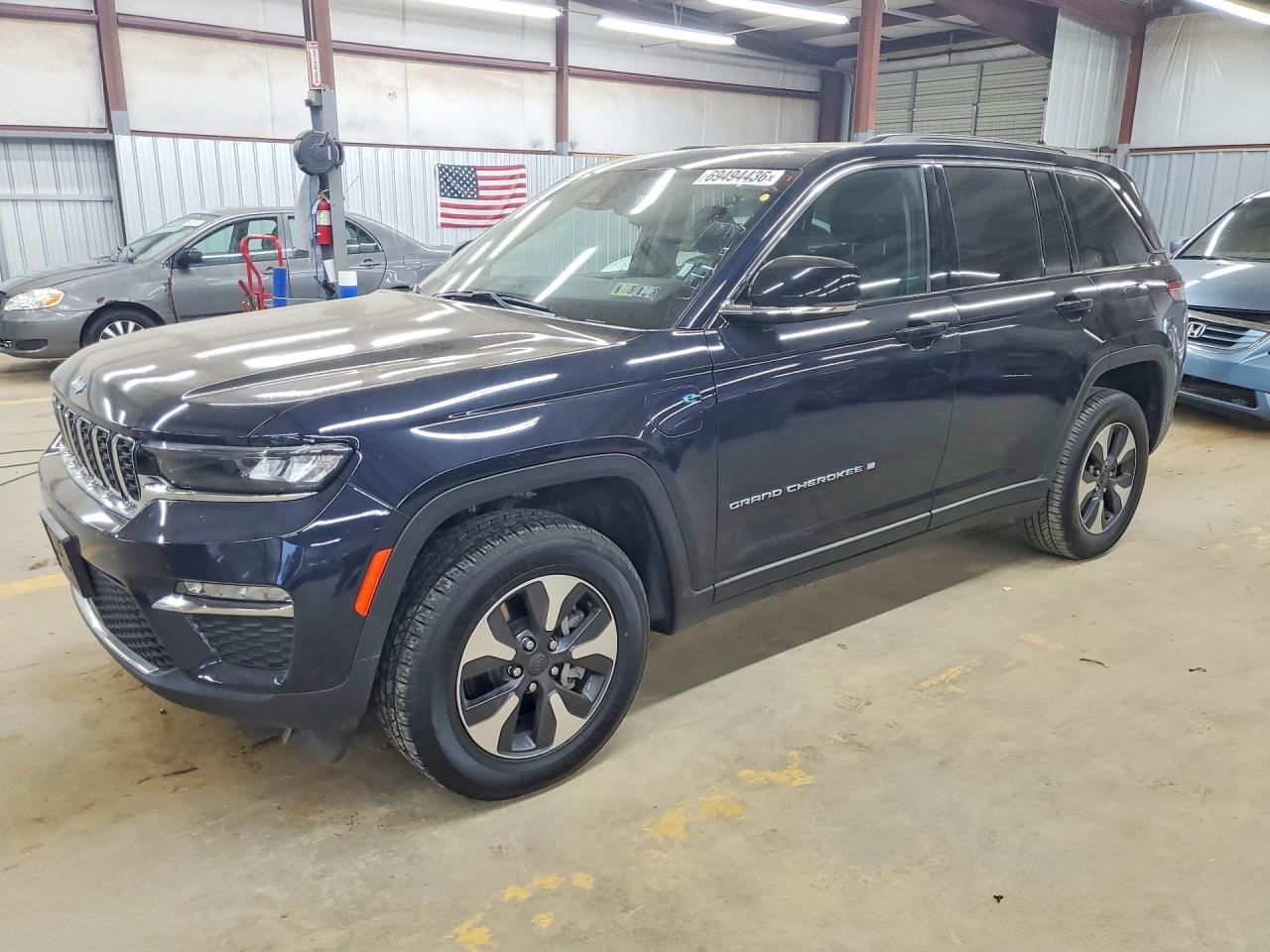 2024 JEEP GRAND CHEROKE — Front 3/4