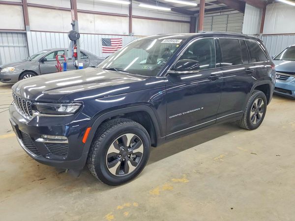 2024 JEEP GRAND CHEROKE — Front 3/4