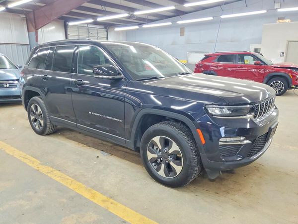 2024 JEEP GRAND CHEROKE — Passenger 3/4