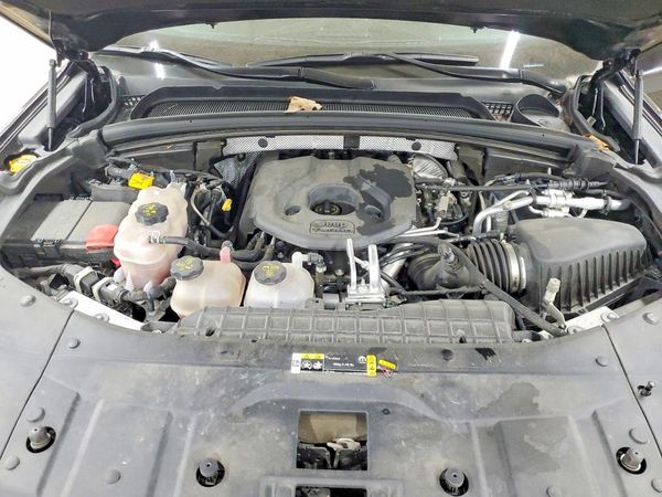 2024 JEEP GRAND CHEROKE — Engine bay