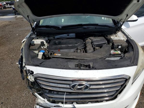 2015 HYUNDAI SONATA SE, ECO — Engine bay