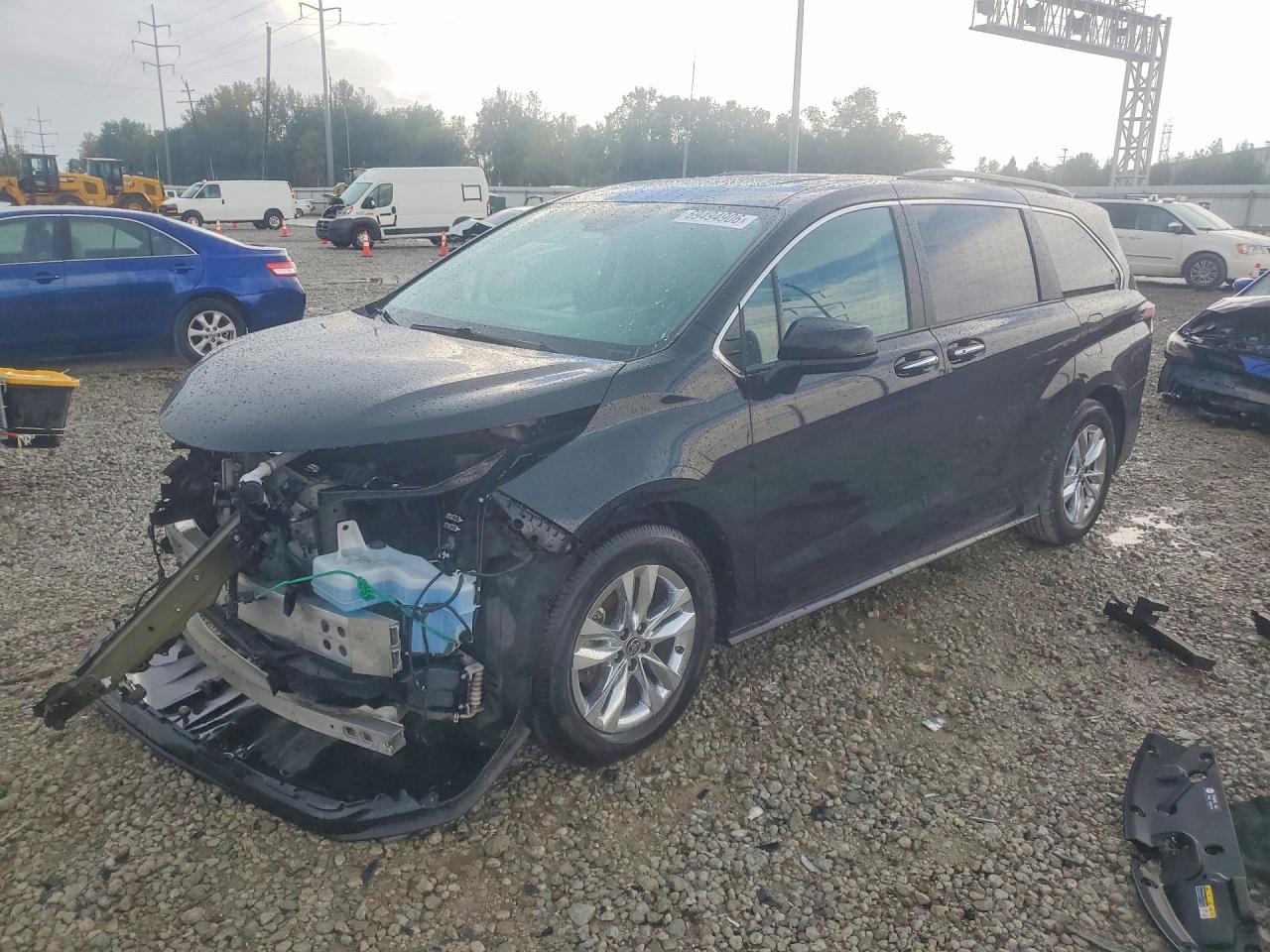 2023 TOYOTA SIENNA — Front 3/4