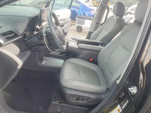 2023 TOYOTA SIENNA — DENT