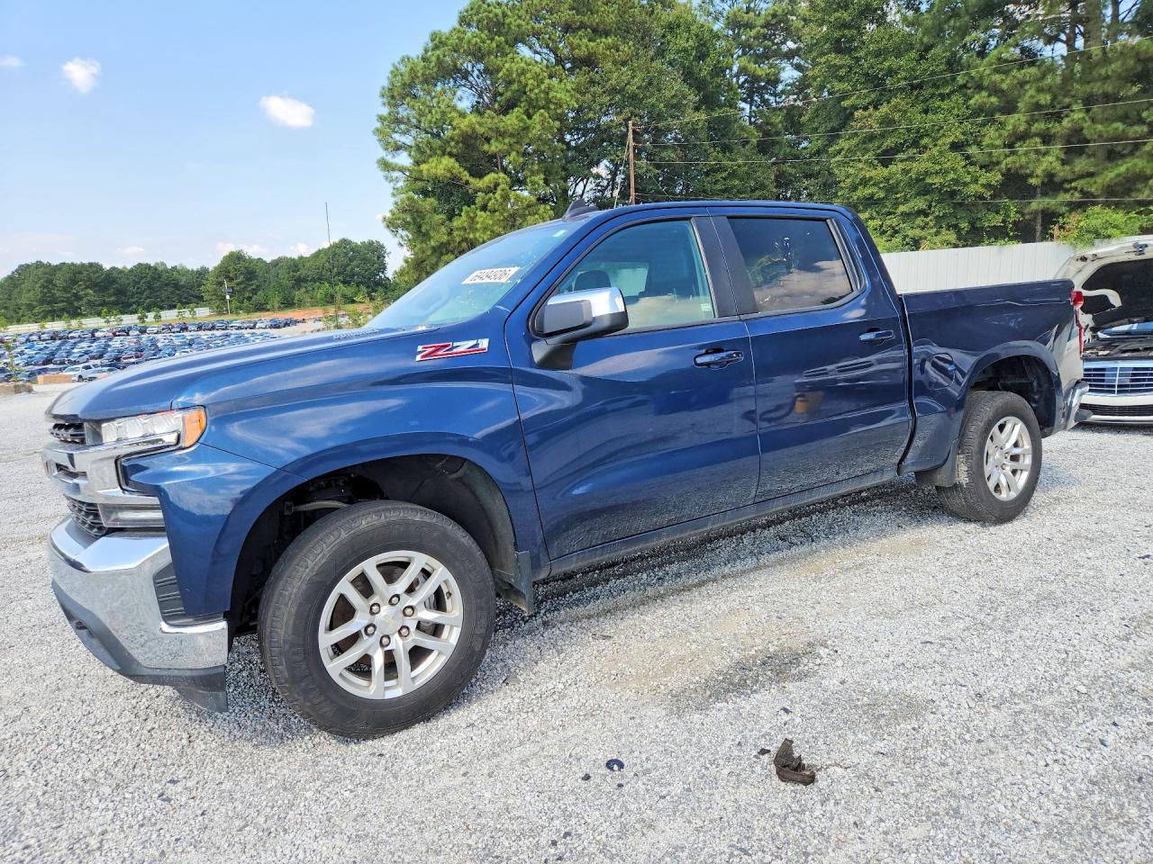 2021 CHEVROLET SILVERADO LT — Front 3/4