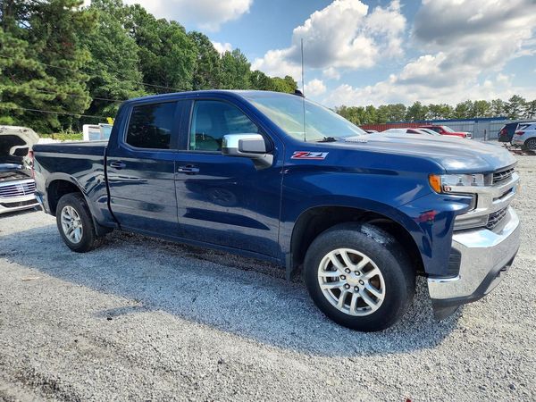 2021 CHEVROLET SILVERADO LT — Passenger 3/4