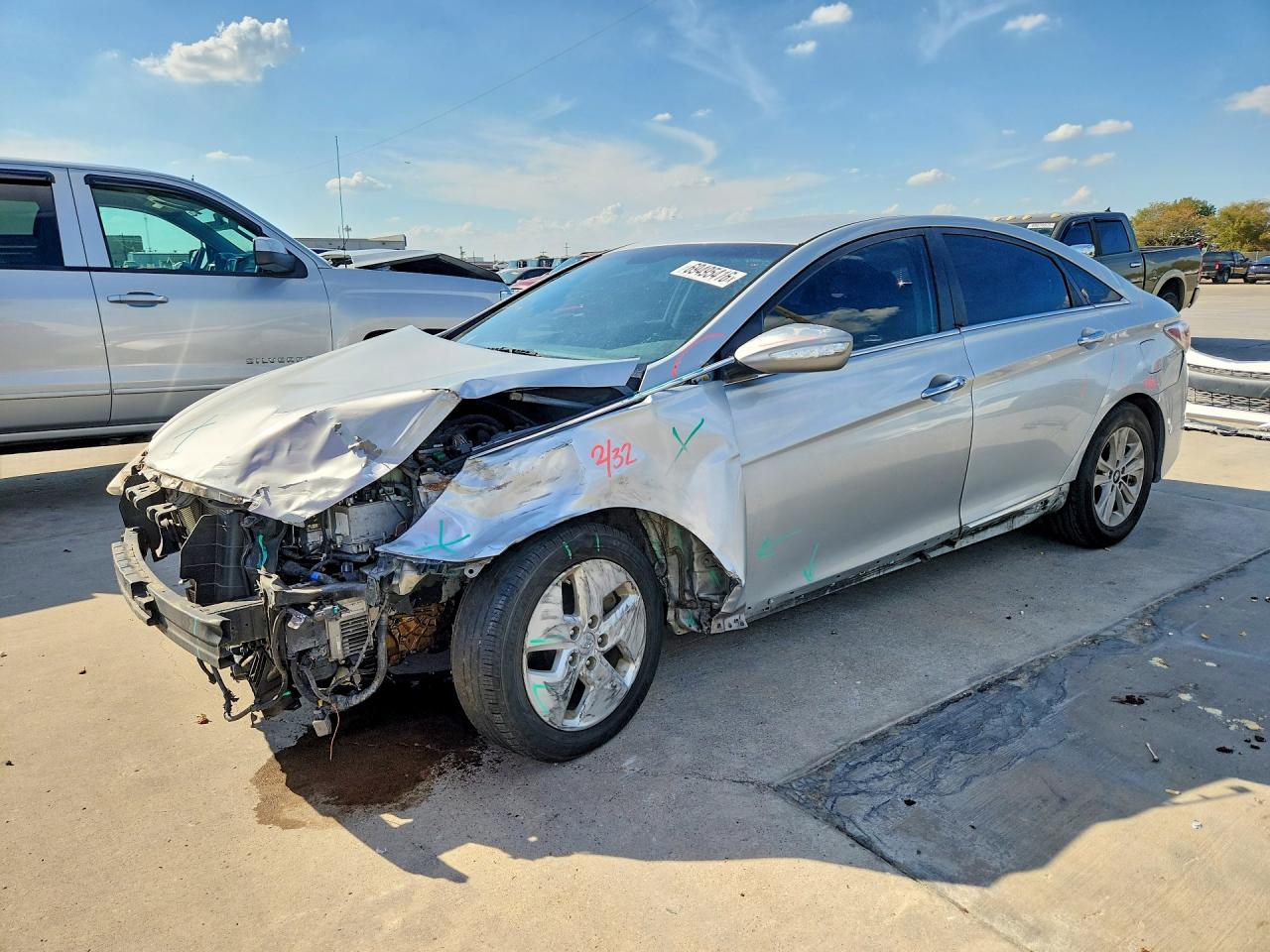 2012 HYUNDAI SONATA Middle level — Front 3/4