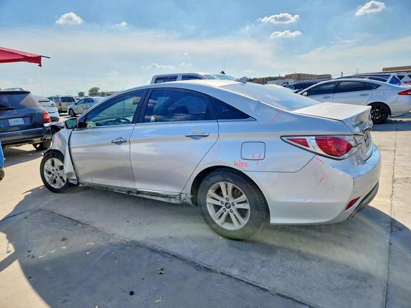 2012 HYUNDAI SONATA Middle level — DSRA