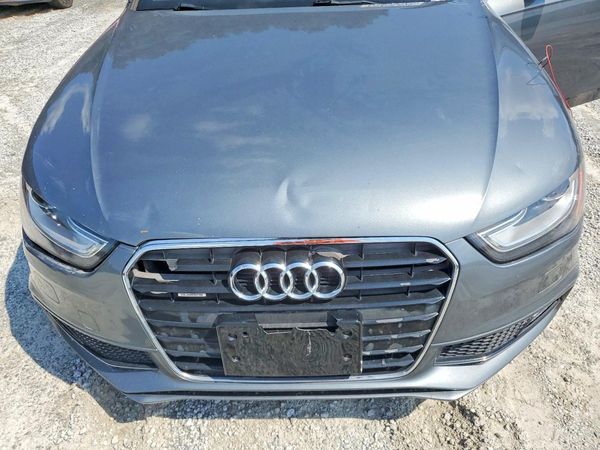 2014 AUDI A4 quattro Premium Plus — Engine bay