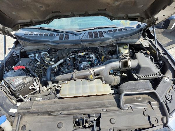 2022 FORD F150 SuperCrew — Engine bay