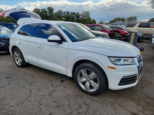 2018 AUDI Q5 quattro Premium Plus — Passenger 3/4
