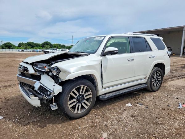 2023 TOYOTA 4RUNNER — Front 3/4