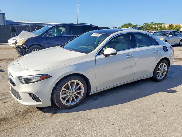 2020 MERCEDES-BENZ A-CLASS A220 — Front 3/4