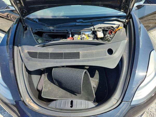 2018 TESLA MODEL 3 — Engine bay