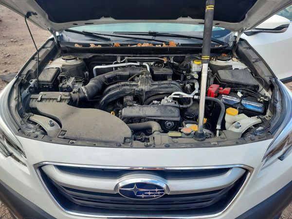 2021 SUBARU OUTBACK — Engine bay